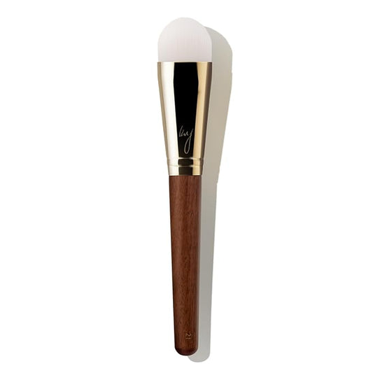 [SOO ADOR] BY MAENG #21 Foundation Brush - Lightweight and Skin-Friendly Tool for Flawless Base Makeup | Created by K-Pop ...